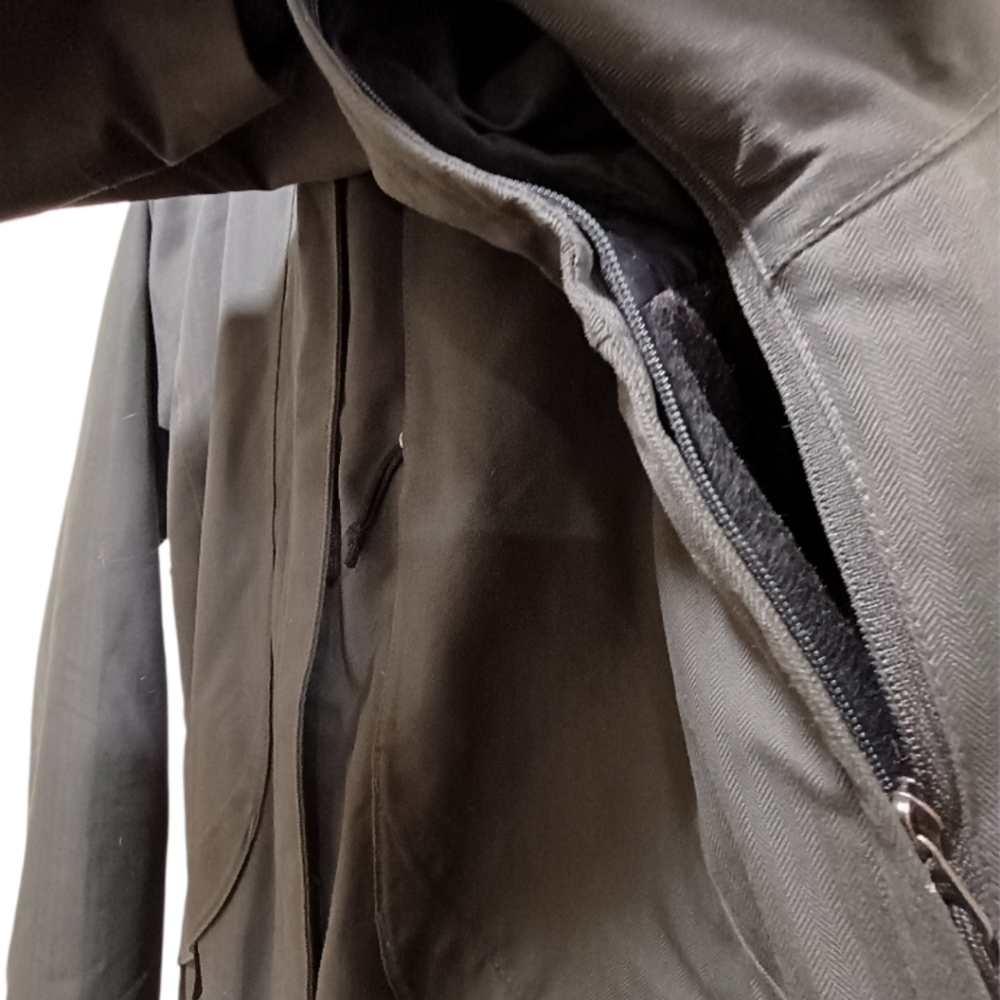 The North Face Women's Charcoal Performance Jacket - Picture 5 of 7